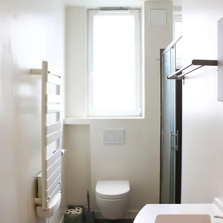 Appartement Spacious 3-room With Balcony In The Heart Of *