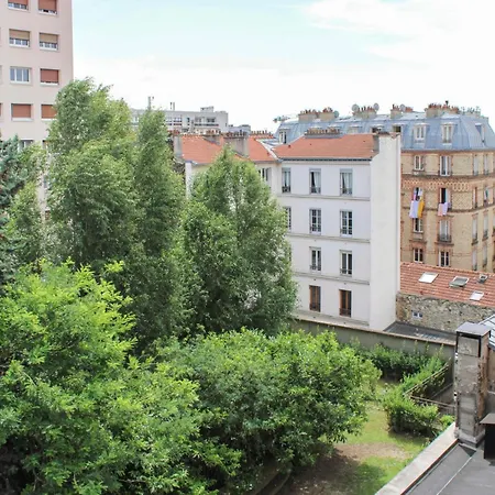 Spacious 3-room With Balcony In The Heart Of