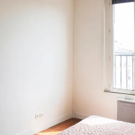 Spacious 3-room With Balcony In The Heart Of Appartement *