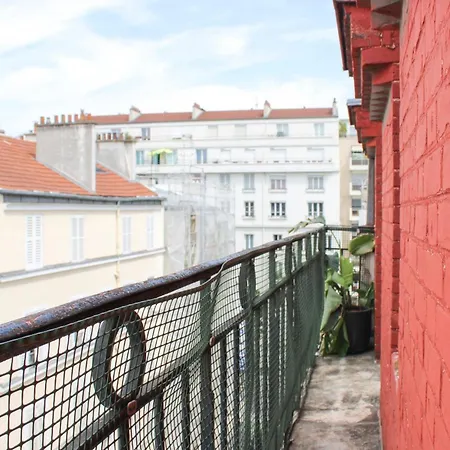 Appartement Spacious 3-room With Balcony In The Heart Of Paris