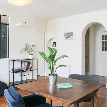 Appartement Spacious 3-room With Balcony In The Heart Of