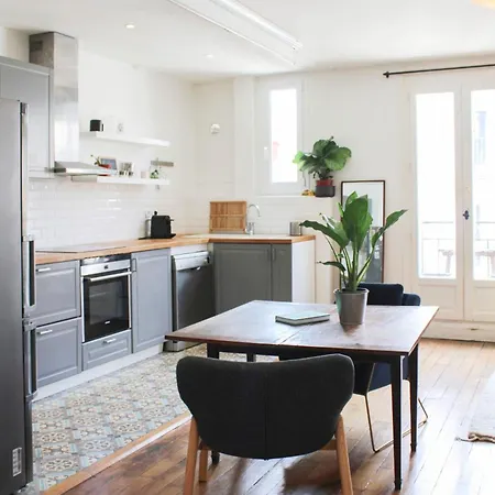 Spacious 3-room With Balcony In The Heart Of Appartement *