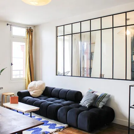 Appartement Spacious 3-room With Balcony In The Heart Of Paris