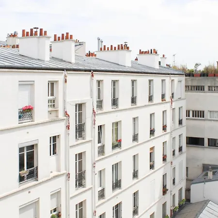 Appartement Spacious 3-room With Balcony In The Heart Of