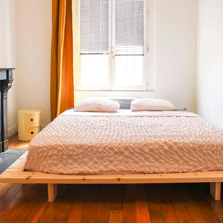 Spacious 3-room With Balcony In The Heart Of Appartement Paris